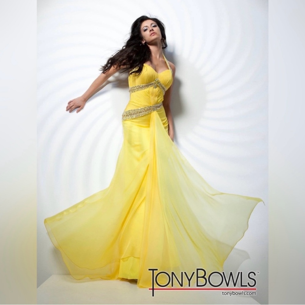Flowy yellow Tony Bowls prom gown